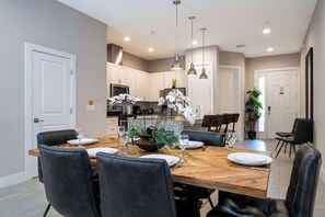 Dining - Modern Chic Home, Mickey and Toy Story Rooms (Kissimmee)