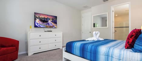 5 bedrooms, desk, iron/ironing board, travel crib