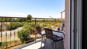 View from property - Simplistic Holiday Home in Rogoznica Near the Seabeach (Rogoznica)