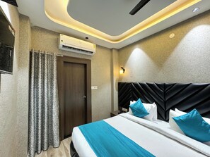 Deluxe Double Room | Rollaway beds, free WiFi, bed sheets - Wanna stay haridwar (Haridwar)