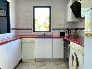 Rumah Klasik, 2 kamar tidur | Dapur pribadi | Lemari es, microwave, oven, dan mesin pembuat kopi/teh