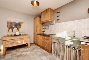 Fridge, microwave, dishwasher, coffee/tea maker