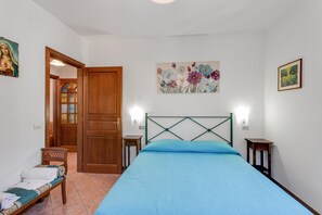 Comfort House, 3 Bedrooms | 20 bedrooms, individually furnished, bed sheets - Holiday Home in Assisi With Pool (Assisi)