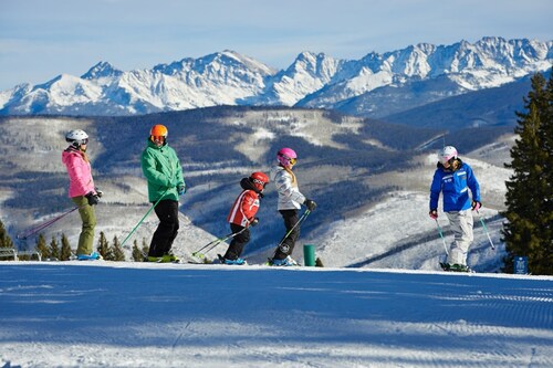 Plan an Intimate Getaway to our Charming 2BR East Vail Chalet! Hot Tub, Views, Access to In-Town Bus