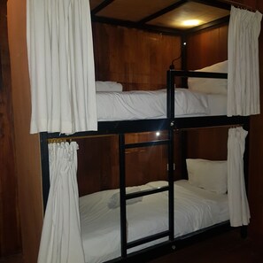 Standard Shared Dormitory, 1 Twin Bed | Bathroom | Free toiletries, soap, shampoo, toilet paper - The Moon House for Entrepreneurs (Canggu)