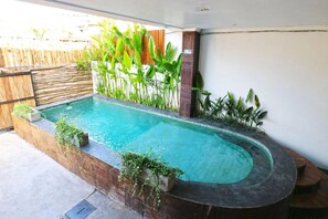 Outdoor pool - The Moon House for Entrepreneurs (Canggu)
