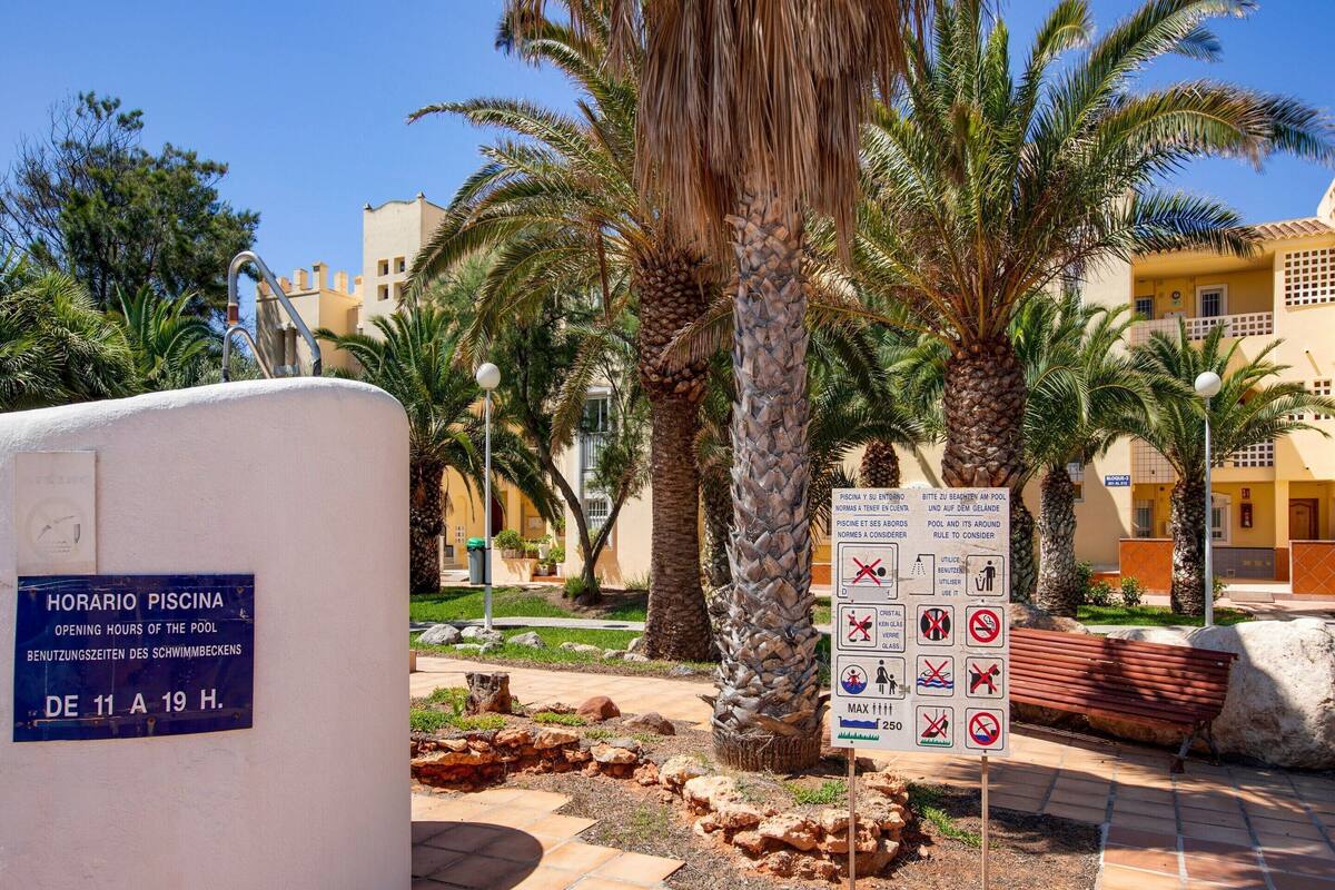 Classic Apartment, 2 Bedrooms | Reception