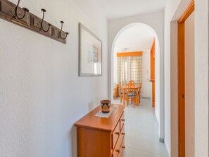 Comfort Apartment, 2 Bedrooms | Dining