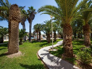 Classic Apartment, 2 Bedrooms | Garden