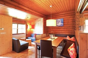 Dining - Chalet in the Wilder Kaiser ski Area in Tyrol (Woergl)