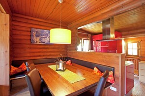 Dining - Chalet in the Wilder Kaiser ski Area in Tyrol (Woergl)