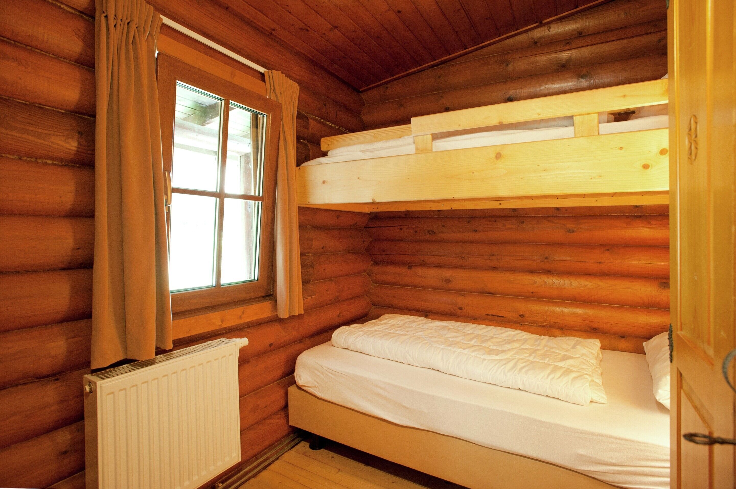 Classic Chalet, 2 Bedrooms | 7 bedrooms, individually furnished, bed sheets
