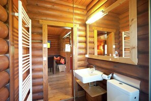 Classic-Chalet, 2 Schlafzimmer | Badezimmer