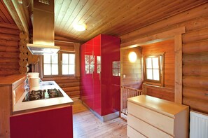 Classic Chalet, 2 Bedrooms | Private kitchen
