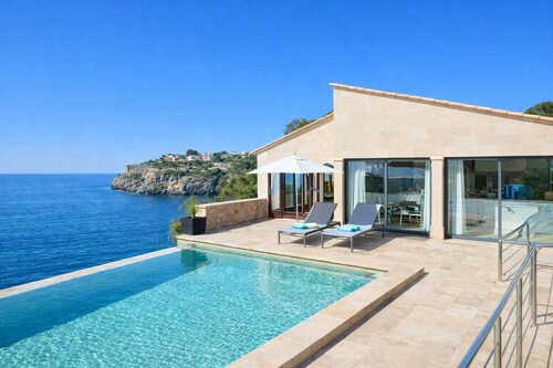 Villa Grand Bleu. 500 Meter zum Strand. Option beheizter Pool bei 30 Grad.