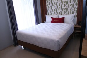 Desk, free WiFi - ielsan Hotel By Sajiwa (Surabaya)