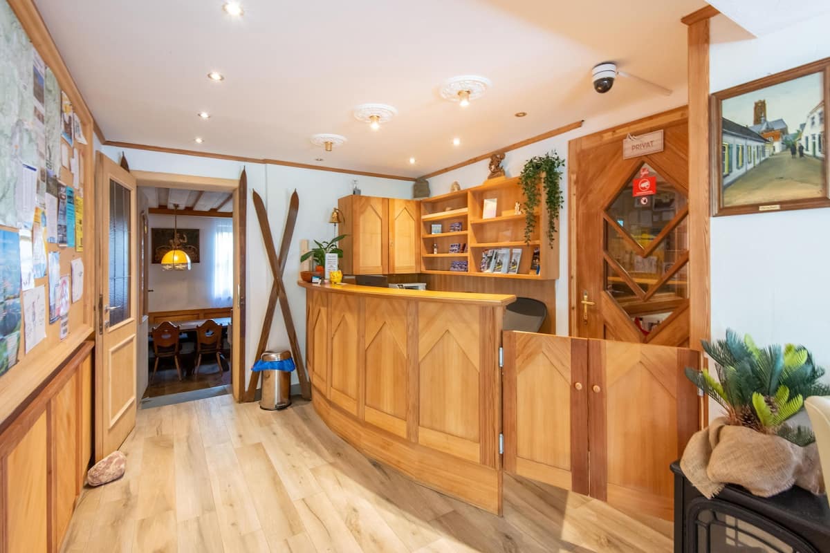 Appartement Classique, plusieurs chambres | Hall