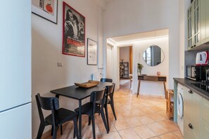 Dining - Lungotevere central and bright apartment (Roma)