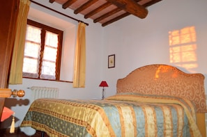 7 bedrooms, individually furnished, bed sheets