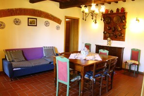 Dining - Restful Farmhouse Near Forest in Vinci With Pool (Vinci)