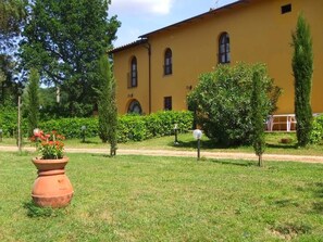 Exterior - Restful Farmhouse Near Forest in Vinci With Pool (Vinci)