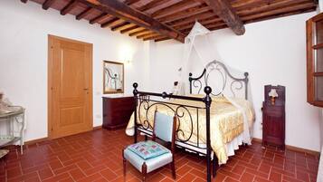 7 chambres, ameublement personnalisé, draps fournis