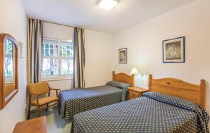 Room - Lively Apartment With Large Pool (Roquetas de Mar)