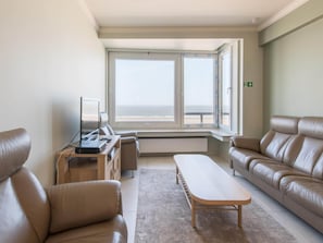 Apartment | Living area - Apartment With Marina View (Ostend)