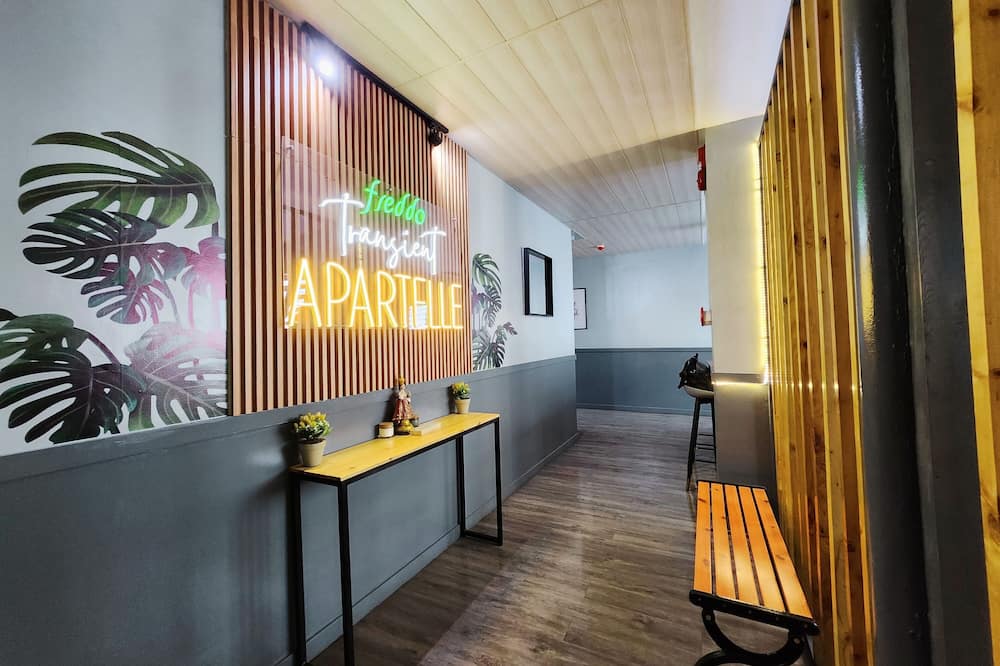 Freddo Studio Apartelle