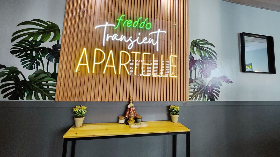 Freddo Studio Apartelle