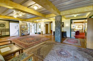 Reception - Almdorf Hochlienz, Apartment Alm 30 (Thurn)