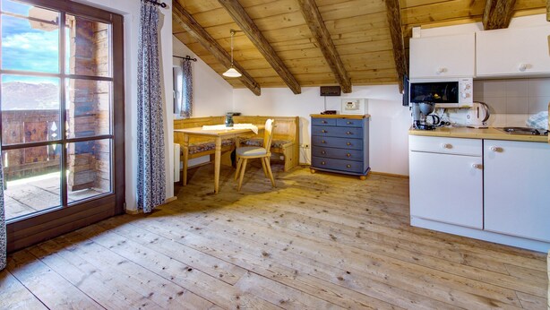 Coffee/tea maker, fridge, microwave, stovetop - Almdorf Hochlienz, Apartment Alm 30 (Thurn)