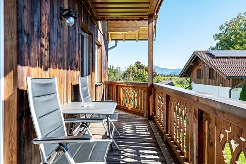 Ferienwohnung 'Untersbergblick' mit Bergblick, Balkon und Wi-Fi