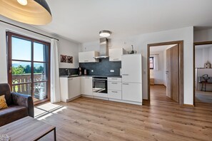 Kühlschrank, Ofen, Herdplatte, Geschirrspüler