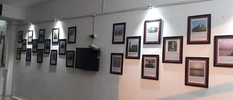 Coin salon dans le hall