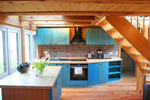 Deluxe House, 2 Bedrooms | Private kitchen | Fridge, microwave, oven, coffee/tea maker