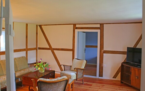 Comfort House, 2 Bedrooms | Living room