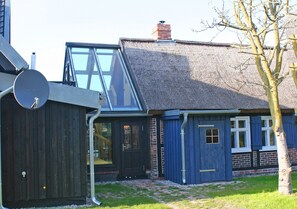 Nhà tiện nghi đơn giản, 2 phòng ngủ | Ngoại thất