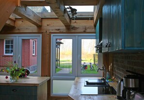 Comfort House, 2 Bedrooms | Private kitchen
