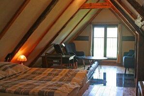 6 bedrooms, individually furnished