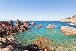 Elite House, 2 Bedrooms | Water view - Terraced House in Costa Paradiso With Terrace (Trinità d'Agultu e Vignola)