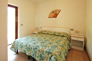 5 bedrooms, individually furnished, bed sheets - Terraced House in Costa Paradiso With Terrace (Trinità d'Agultu e Vignola)