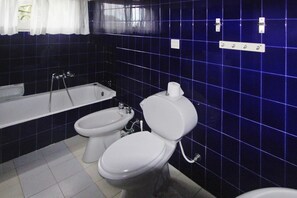 Shower - Terraced House in Costa Paradiso With Terrace (Trinità d'Agultu e Vignola)