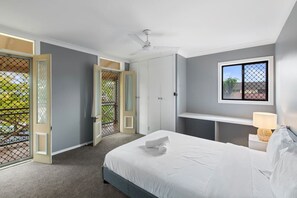 7 bedrooms, iron/ironing board, travel cot, WiFi