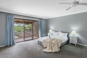 7 bedrooms, iron/ironing board, travel cot, WiFi