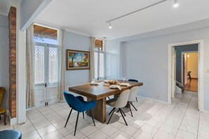 Dining - Spacious Affordable 7B3B 2Living/Pool/Yard/Mall (Robertson)