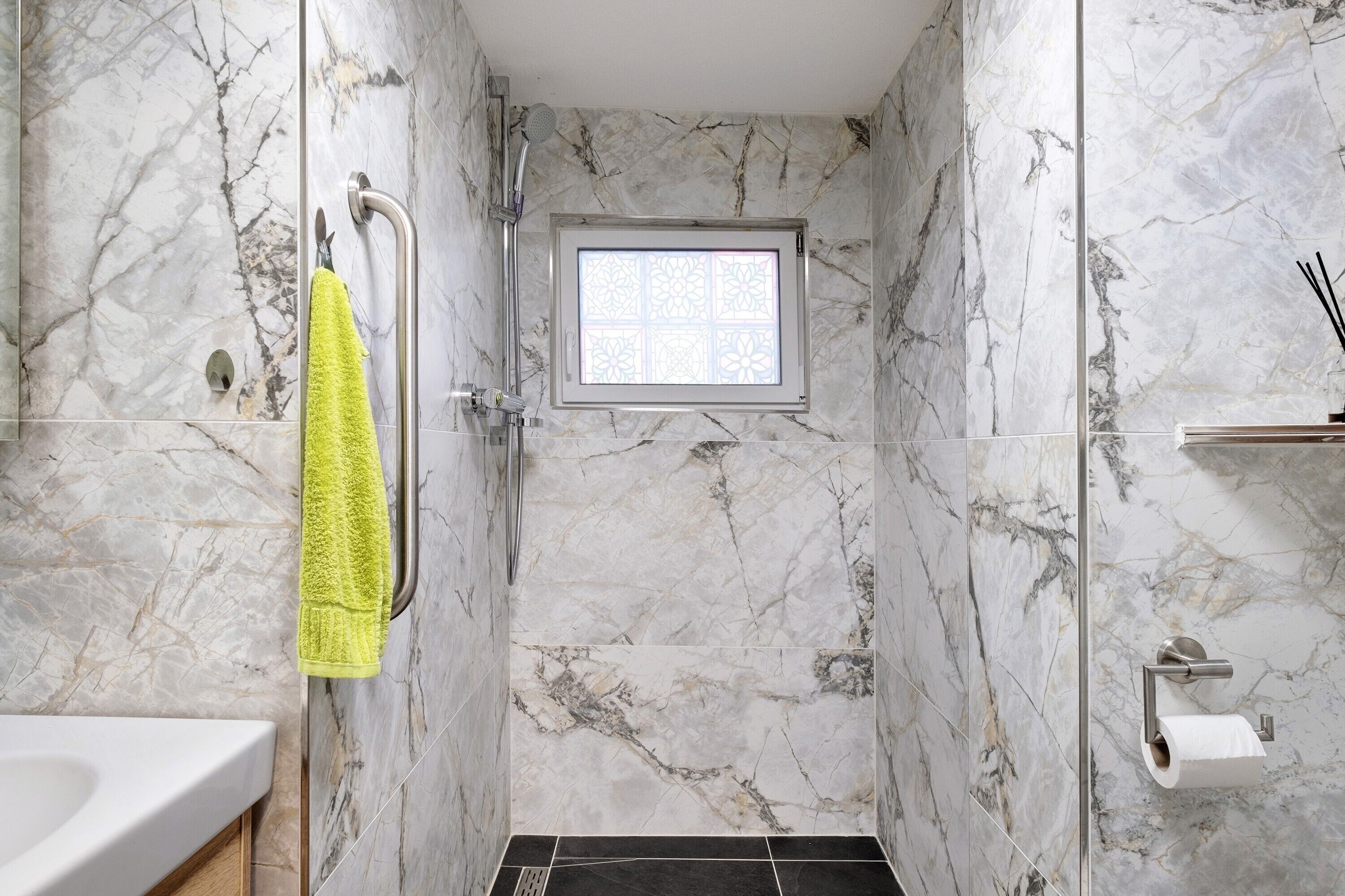 Shower, free toiletries, hair dryer, towels