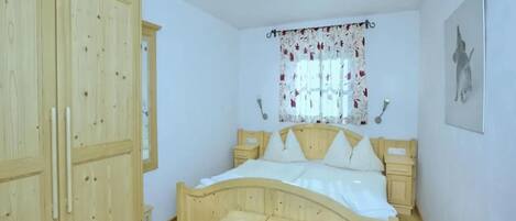 5 bedrooms, WiFi