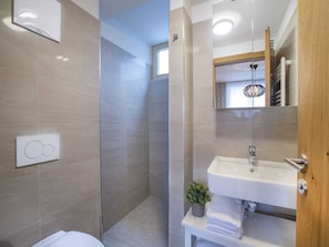 Shower, towels
