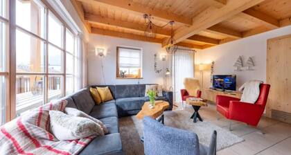 Authentic Mountain Retreat for 12